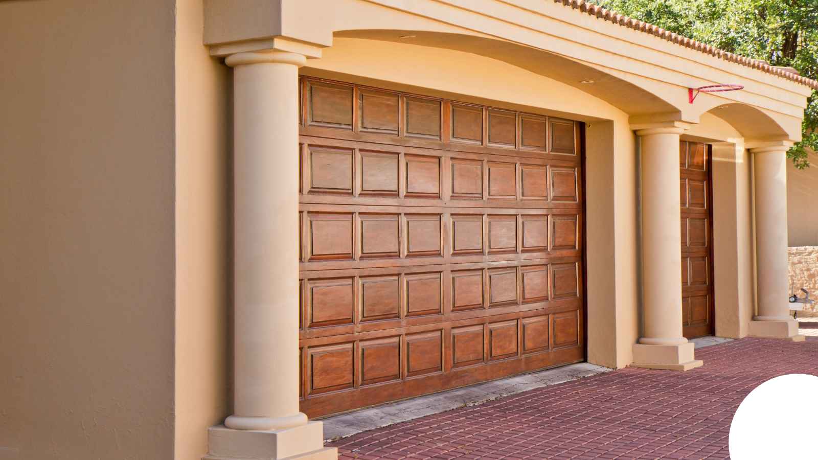 Garage Door in Tampa, FL — James Cable Replacement Tampa Garage Door in Tampa, FL — James Cable Replacement Tampa